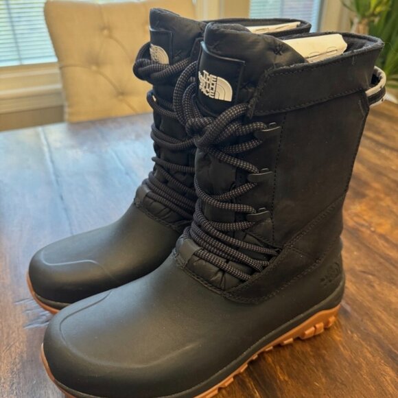 The North Face Shoes - The North Face Women's Yukiona Mid Boot Size 9